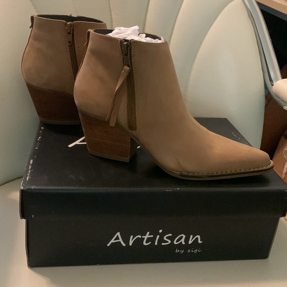 Artisan by Zigi Women's Leather Tan Ankle Boots - Picture 2 of 12